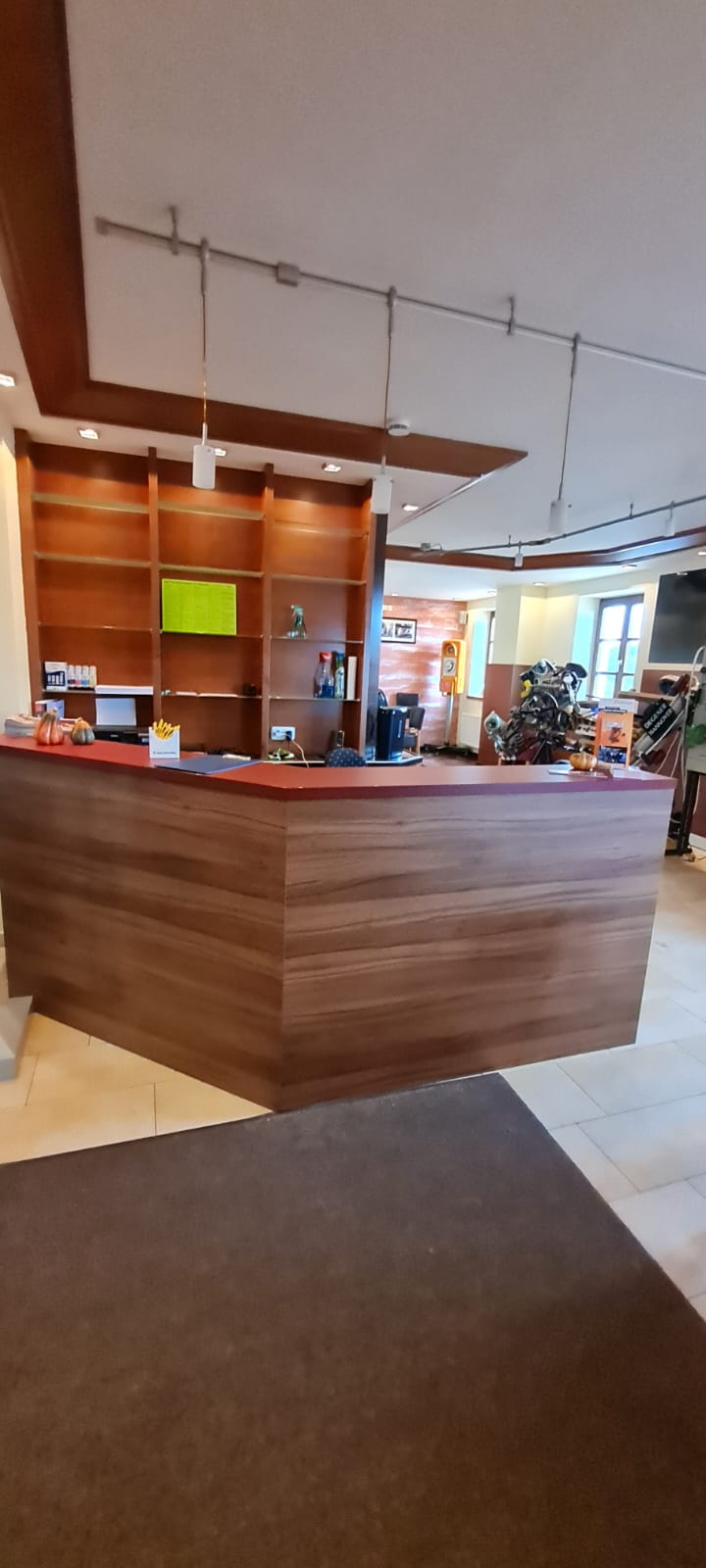 44303844-5190-4cf3-a6c2-0043403d4fce