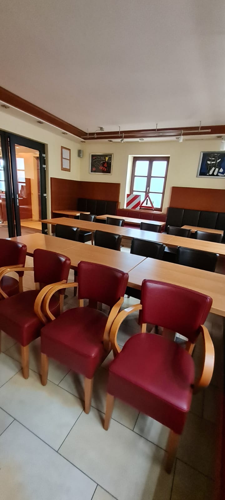 ec9bb61e-ed53-4e21-88a8-1f130dce538a